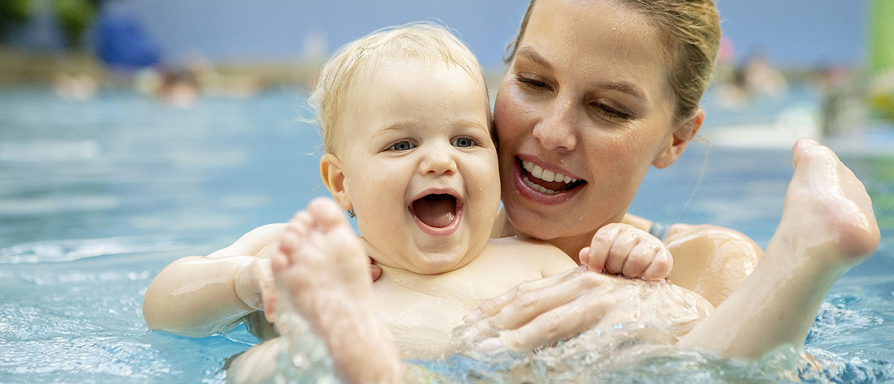 Babyschwimmen in der Lagune
