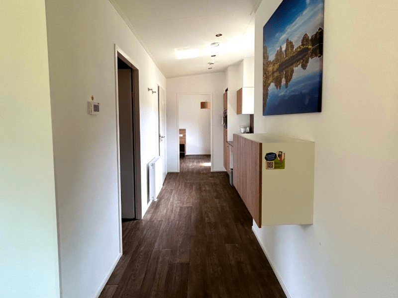 Breiter Flur im barrierefreien Ferienhaus