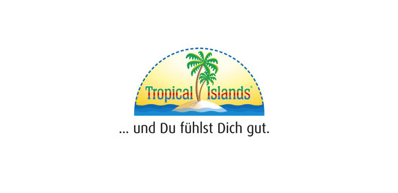 Logo von Tropical Islands mit zwei Palmen vor Sonnenuntergang und dem Slogan „… und Du fühlst Dich gut.“